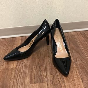 Calvin Klein Gayle pointed-toe pumps!!